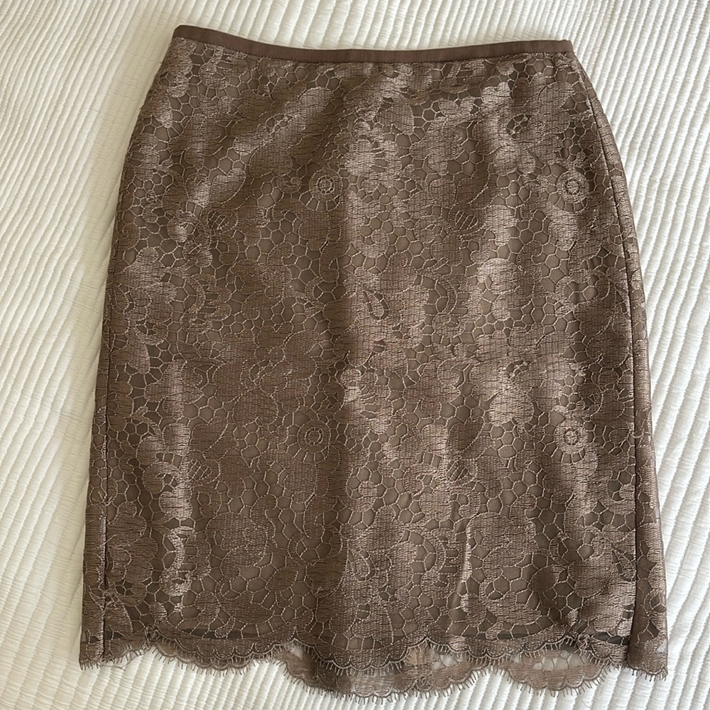 Jcrew Size 0 lace pencil skirt with scalloped hemline
